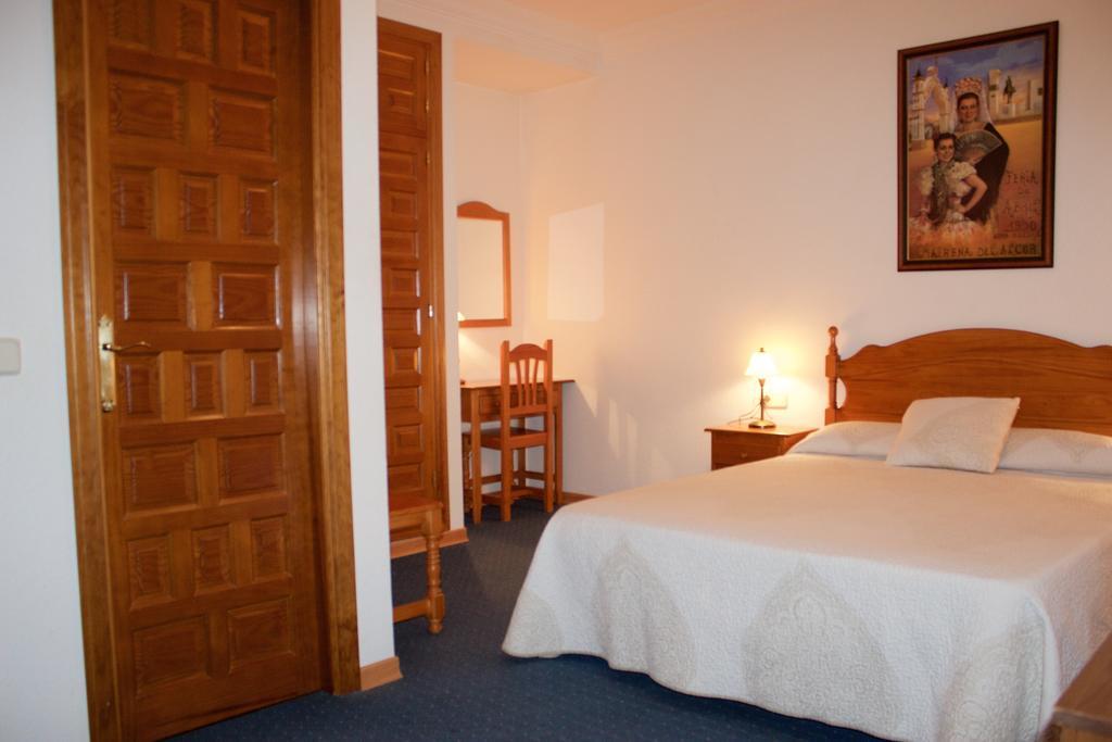 מאירנה דל אלקור Hotel Mairena מראה חיצוני תמונה